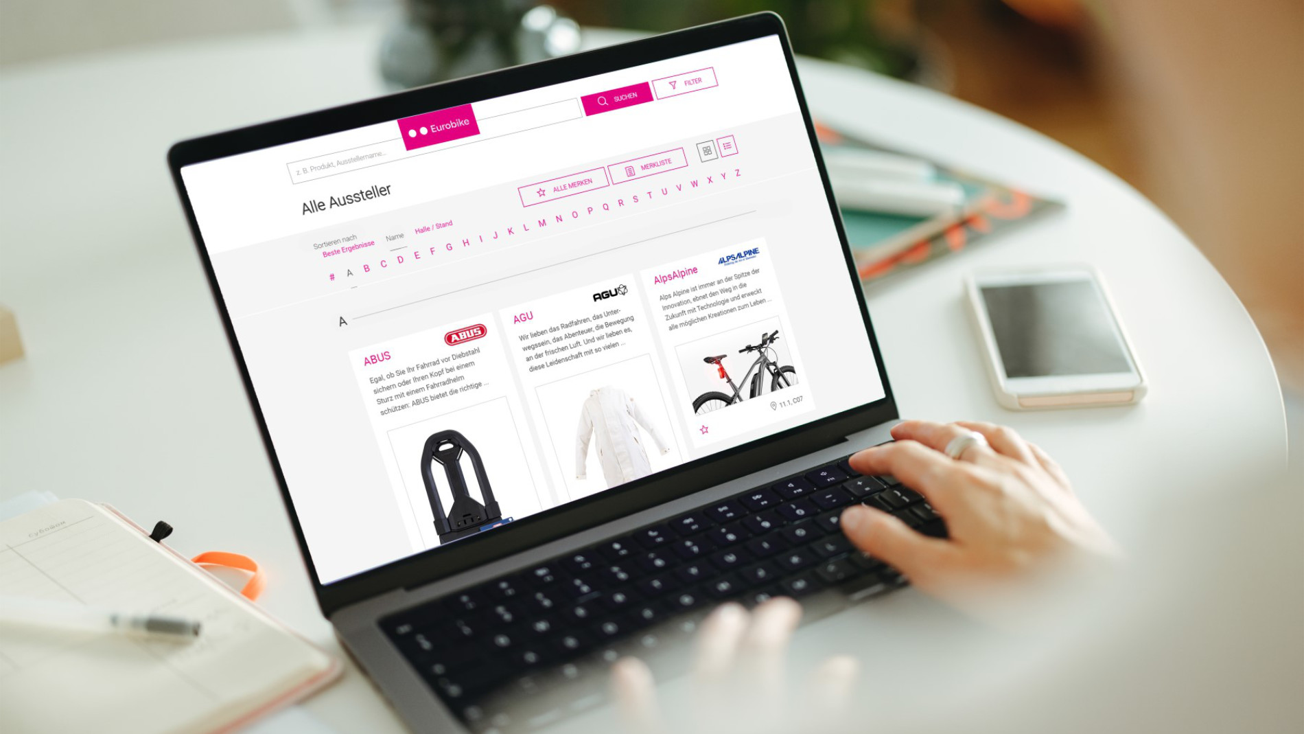 Digitale EUROBIKE Ausstellersuche auf Laptop
