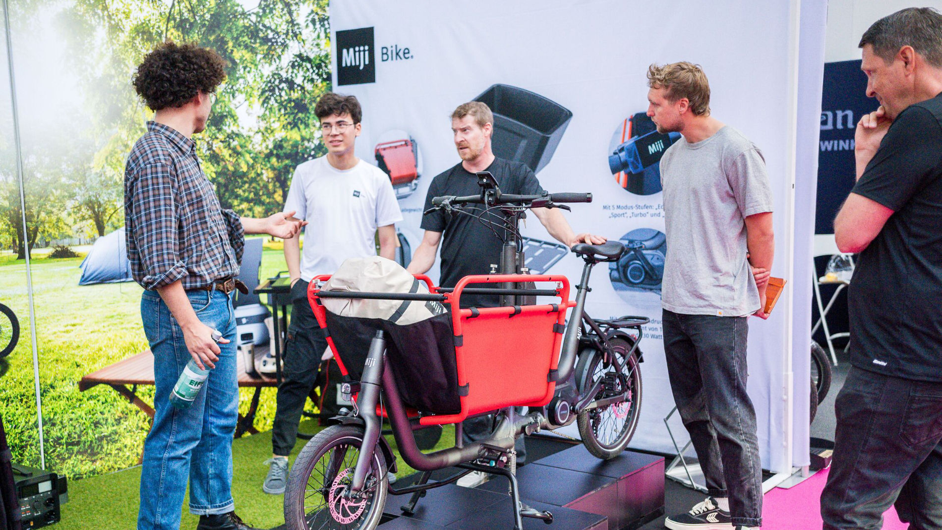 Cargo-Bike Präsentation auf Messestand
