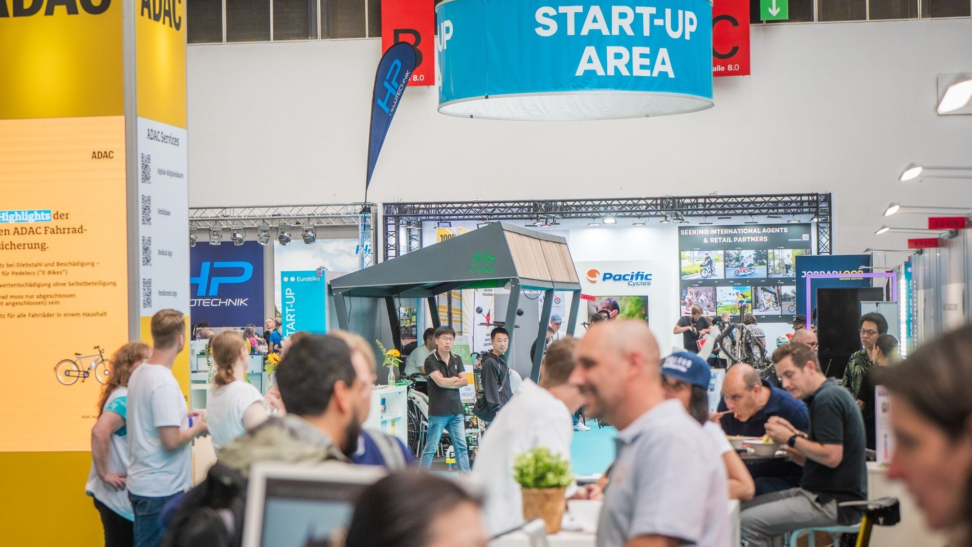 View of the hall in the start-up area