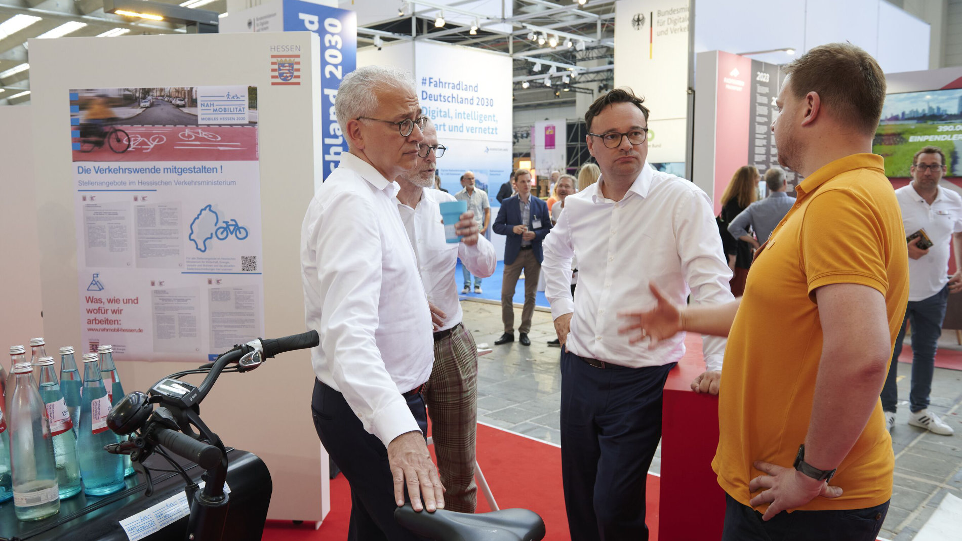 Tarek Al-Wazir bei Bundesministerium für Digitales und Verkehr auf der EUROBIKE