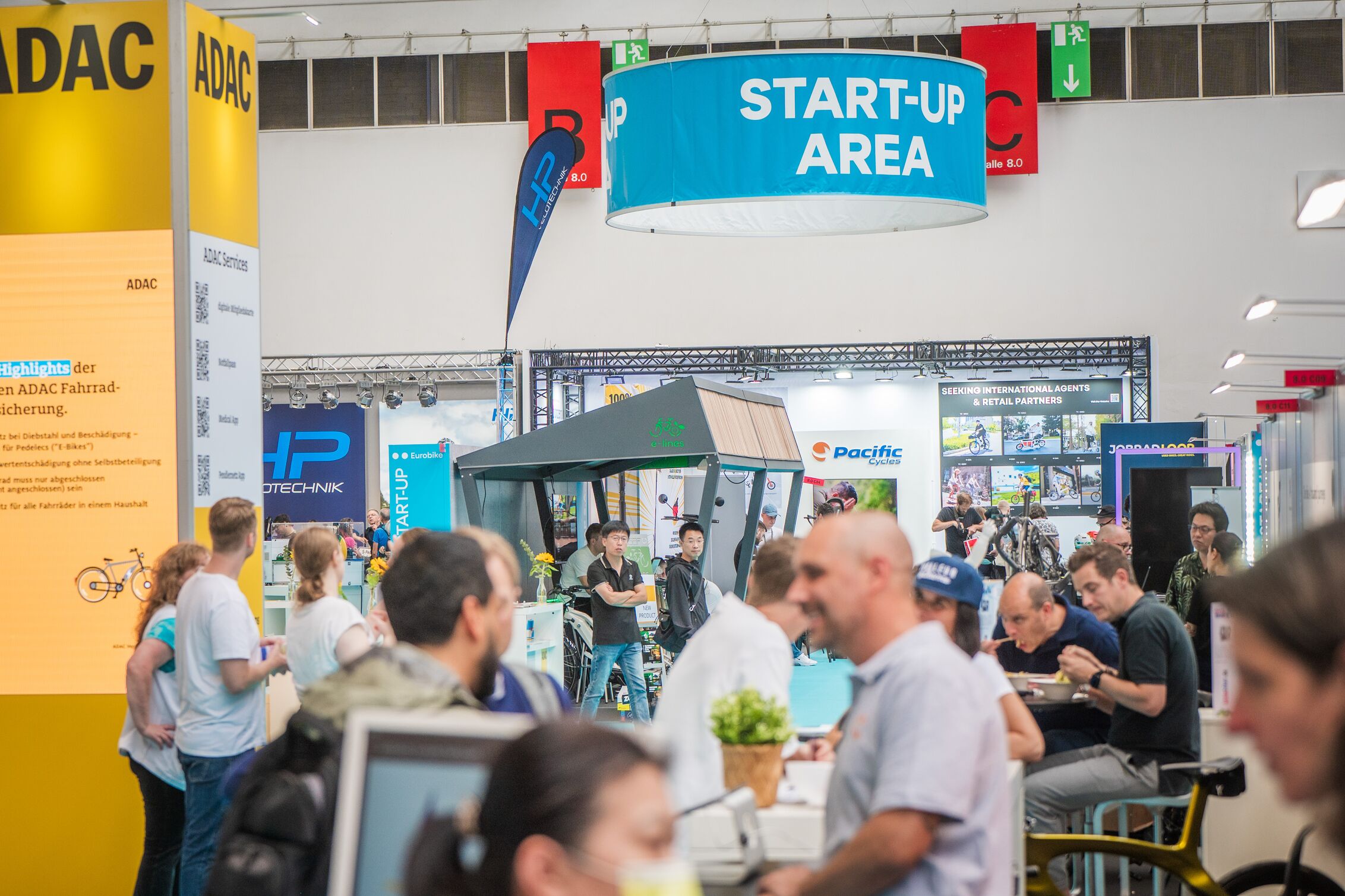 Halle 8: Start-UP AREA