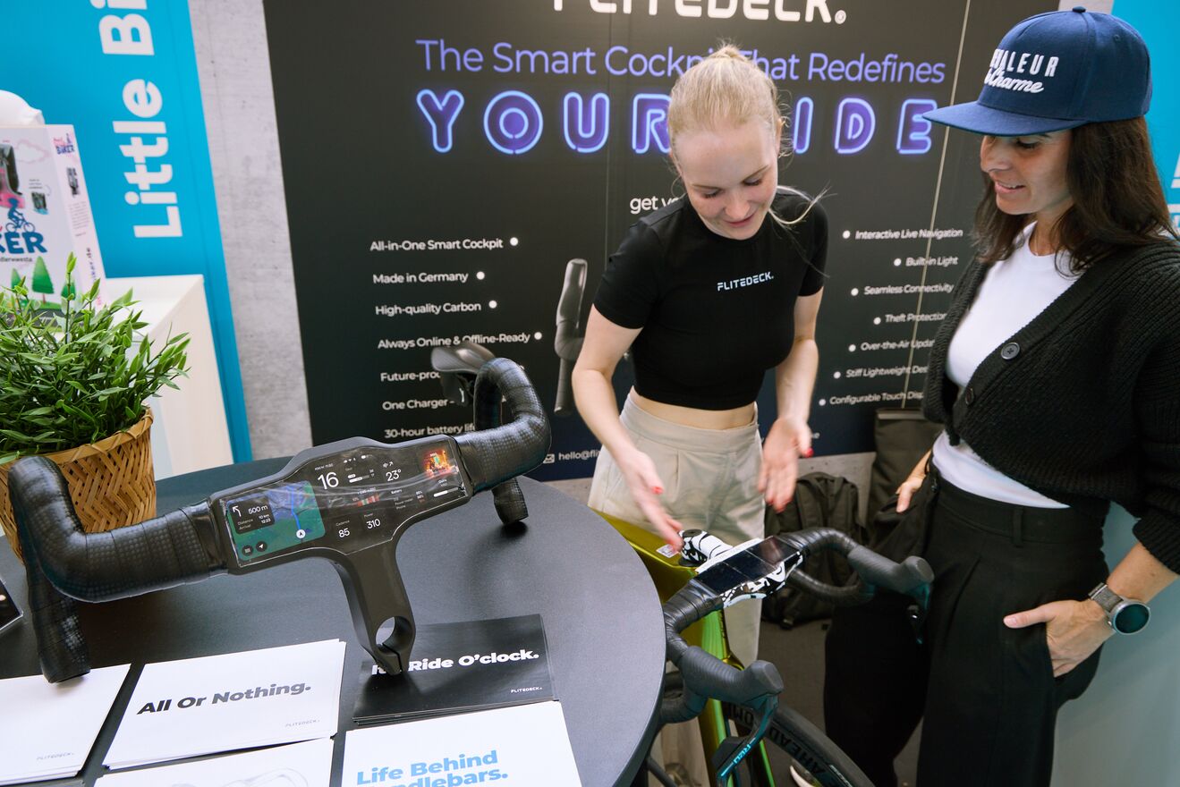 FLITE GmbH, H8.0C07, Flitedack the Smart Cockpit