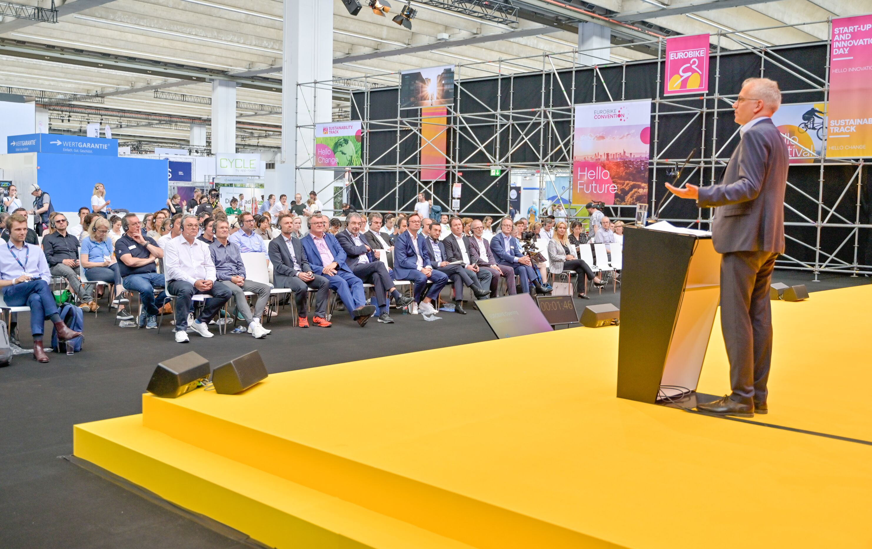 Halle 8: Eröffnung Eurobike 2023, Tarek Al-Wazir, Minister of State for Economic Affaires, Energy, Transport, Housing of the State of Hessen