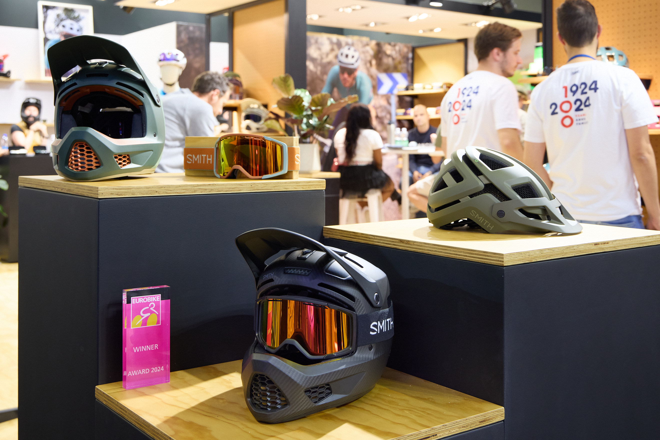 SMITH, Halle 11.1 C06, Hardline Carbon, The Lightest Carbon DH Helmet