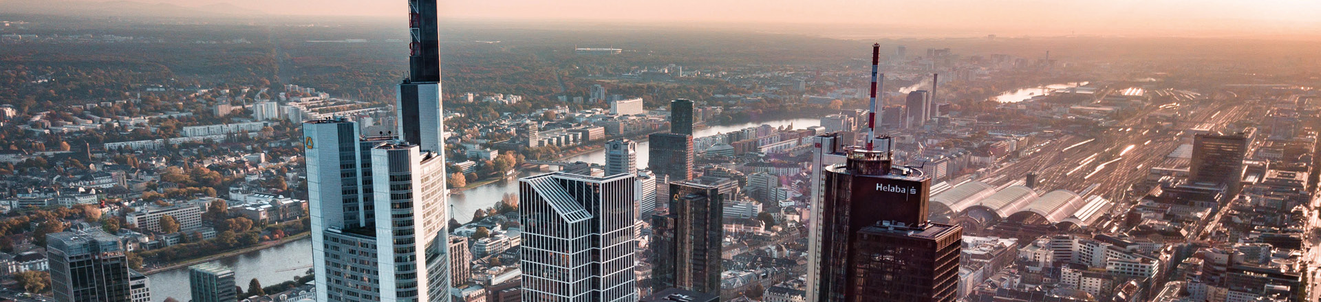 EB24_Header-InvestorsLounge_1920x440px